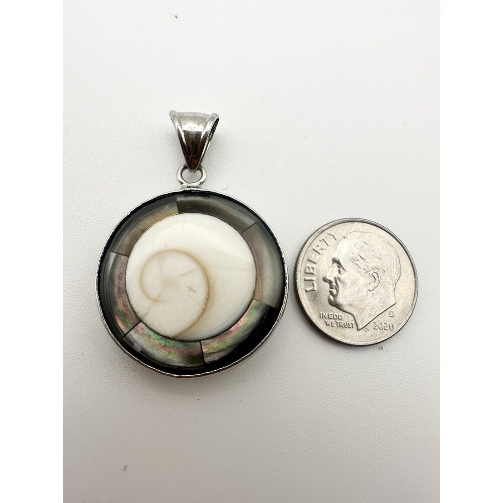 White Shell In Abalone Inlay Pendant Silver Tone Round - Picture 4 of 6